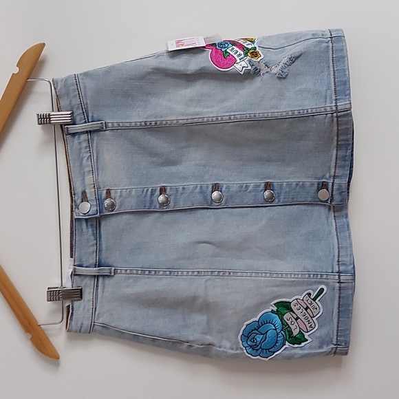 NWT Juicy Juicy Couture Tattoo High Waisted Button Fly Denim Skirt, Size… - Picture 1 of 6